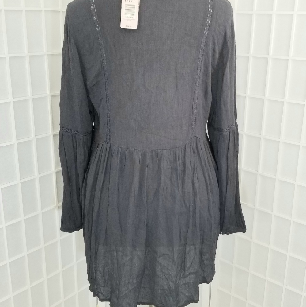 Torrid Size 1X (14/16) Lace Inset Cutout Blouse - Picture 5 of 5